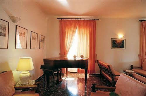 La Luna Hotel