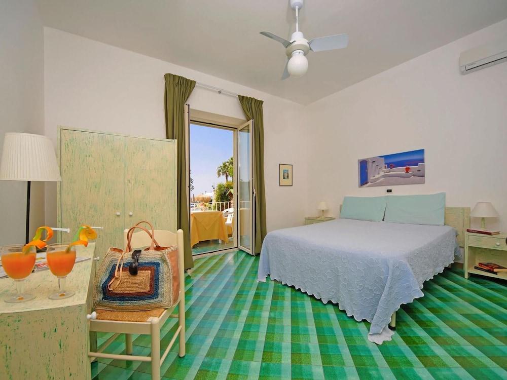 La Luna Hotel