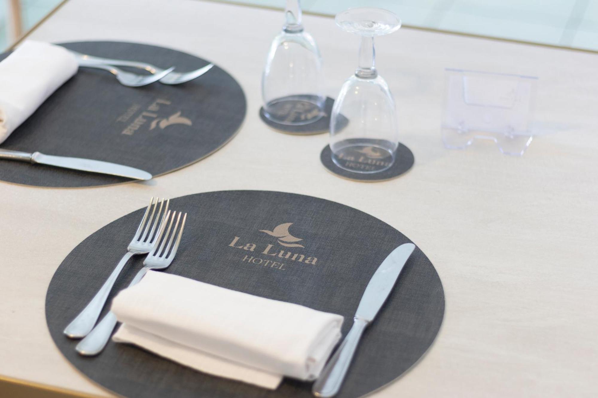Hotel La Luna 3*