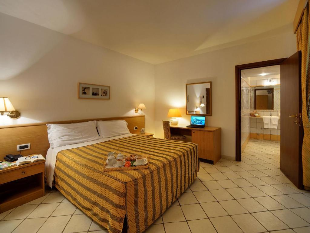 La Luna Hotel